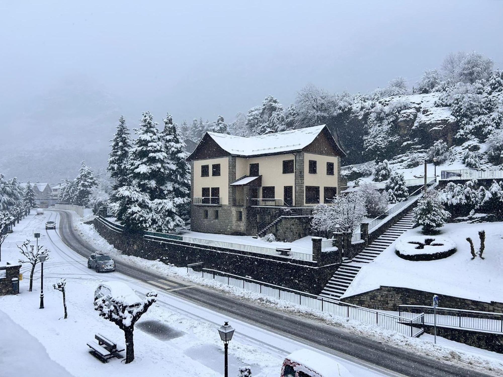 Apartamento A10 De Formigal, 9 Personas Y Garaje Escarrilla Exterior photo